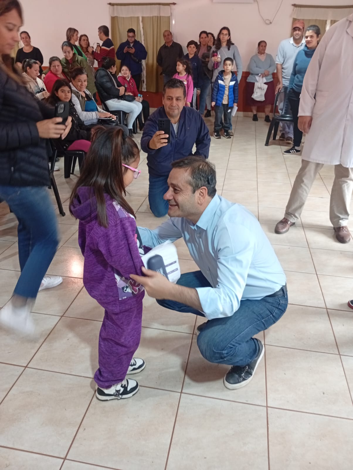 Con presencia de Herrera Ahuad y la intendenta Pezoa se desarrolló el programa “Ver Para Ser Libres” en Santa Ana imagen-4