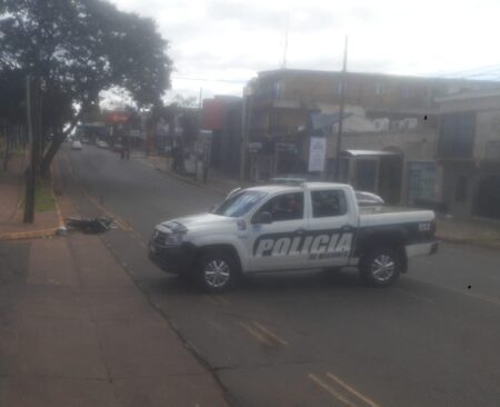 Siniestro vial en avenida posadeña dejó una motociclista lesionada imagen-9