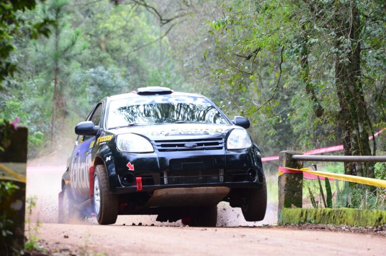 Automovilismo: Vidal Rodríguez celebró en la primera etapa del Rally de Puerto Rico imagen-12