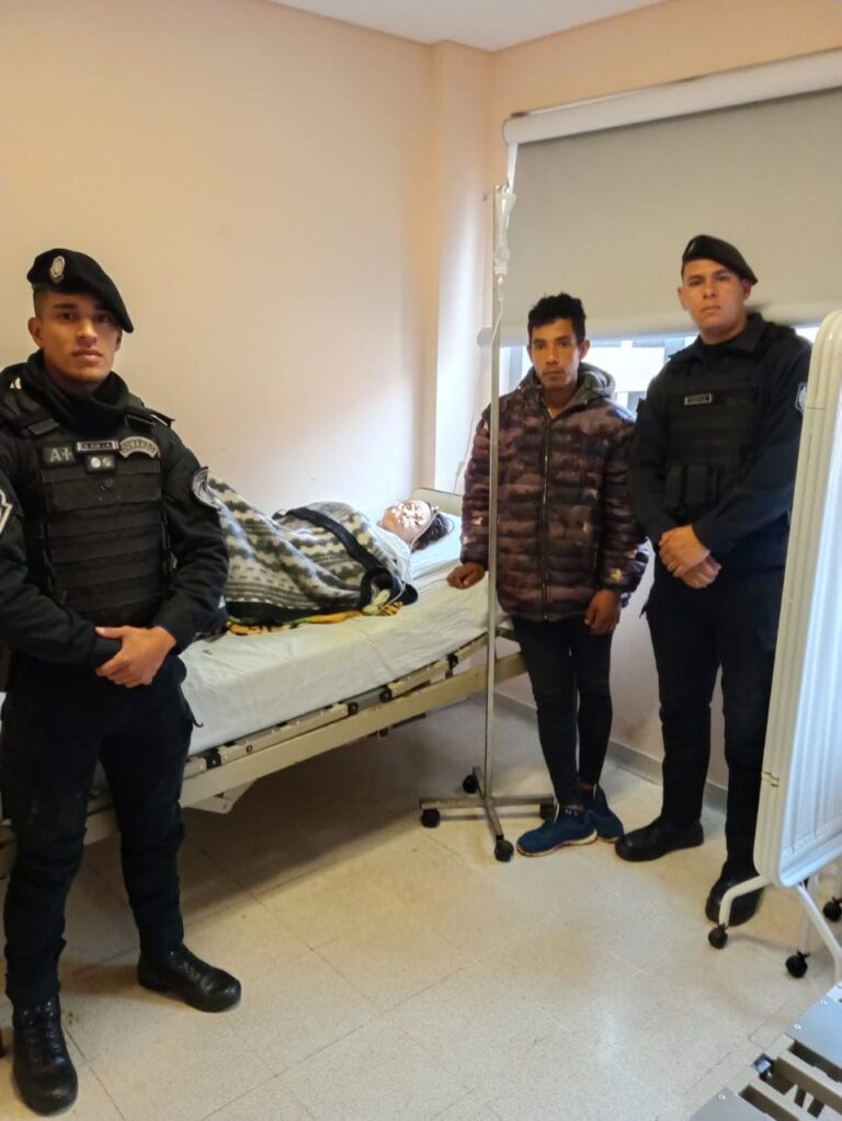 Policías asistieron un parto prematuro en una vivienda de Villa Bonita imagen-14