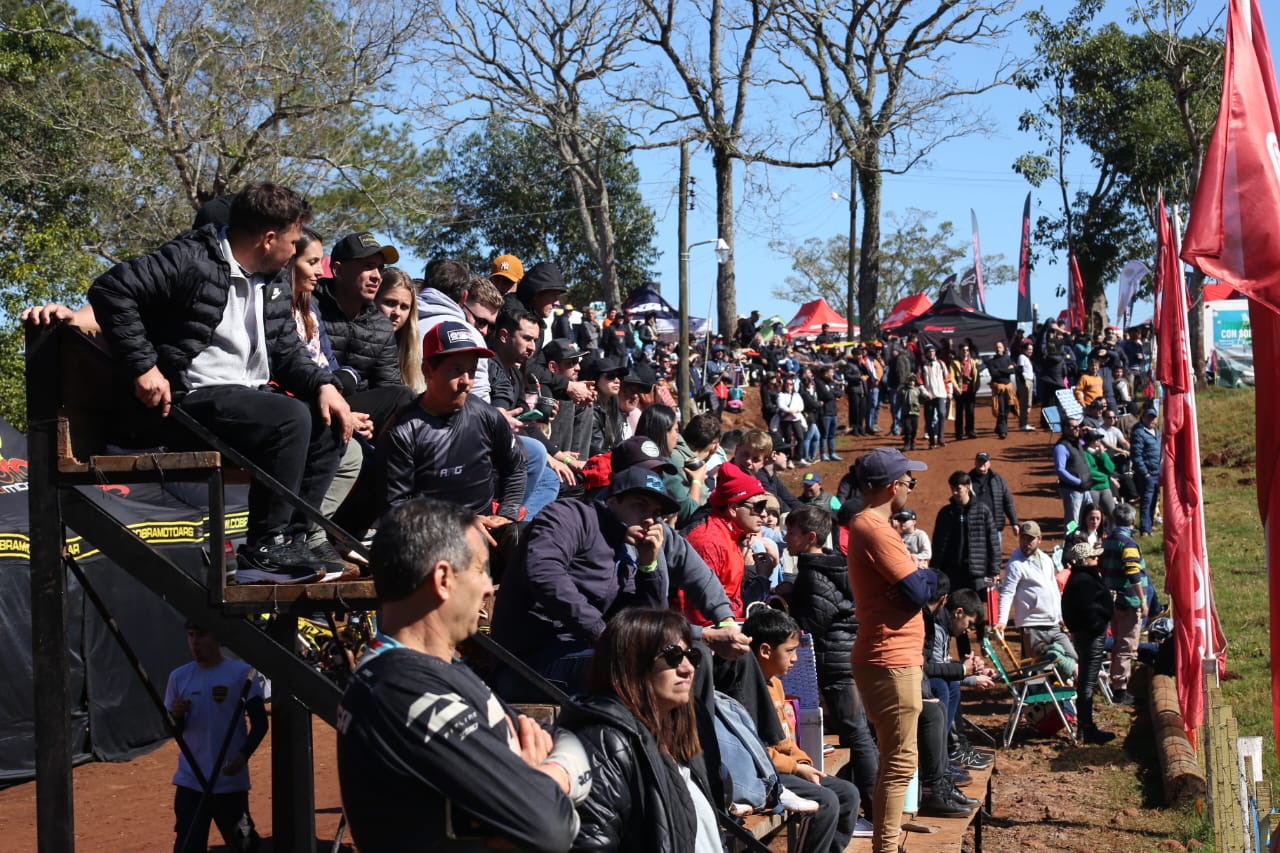 Motocross: la 5ta fecha del Argentino convocó a una multitud y fue un éxito en Eldorado 5 Motocross: la 5ta fecha del Argentino convocó a una multitud y fue un éxito en Eldorado imagen-4