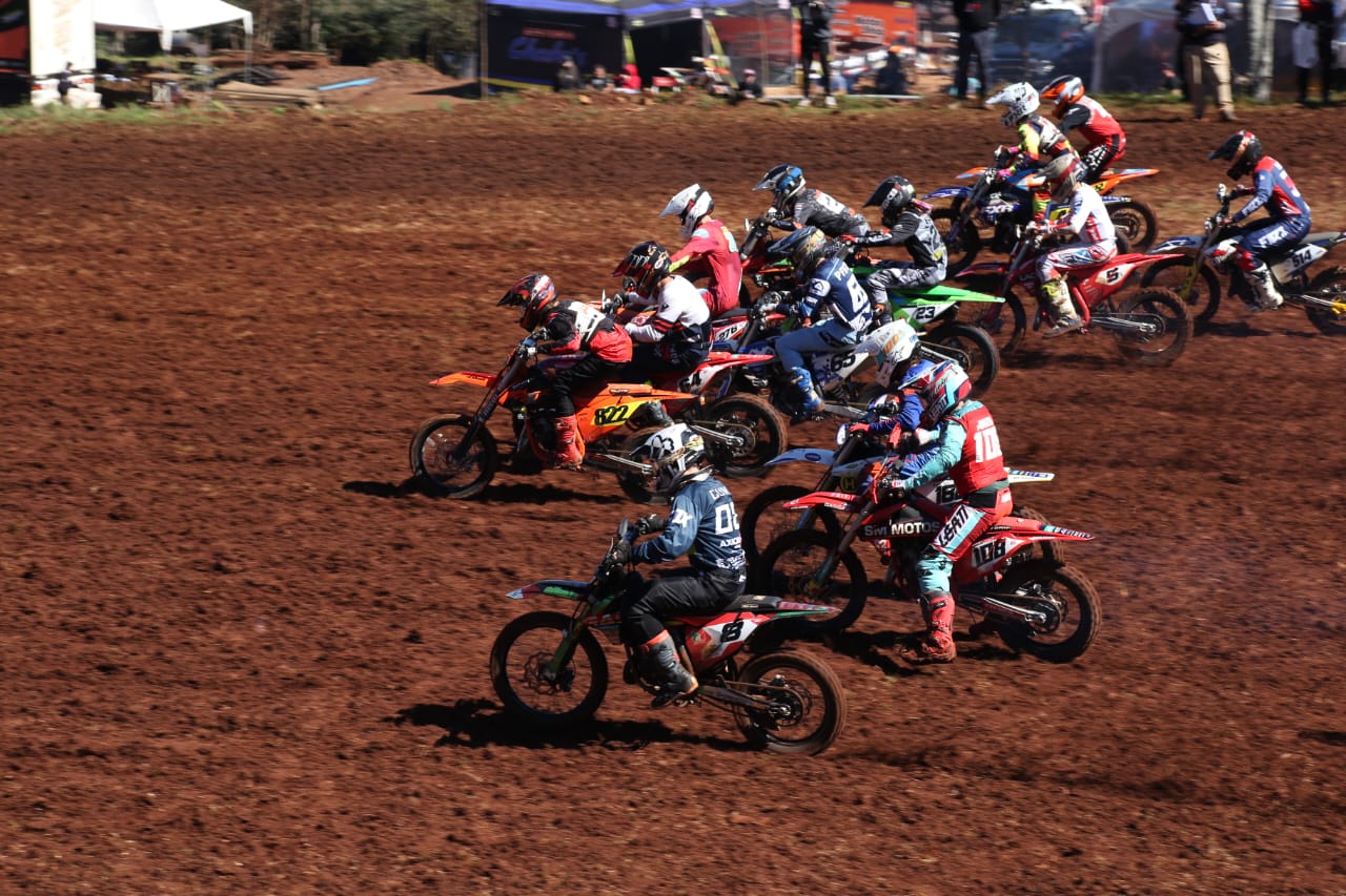 Motocross: la 5ta fecha del Argentino convocó a una multitud y fue un éxito en Eldorado 3 Motocross: la 5ta fecha del Argentino convocó a una multitud y fue un éxito en Eldorado imagen-2