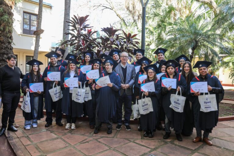 Passalacqua entregó certificados a estudiantes destacados del Sipted: "Esta entrega es una muestra del esfuerzo y un reconocimiento a la lucha de cada uno" imagen-50