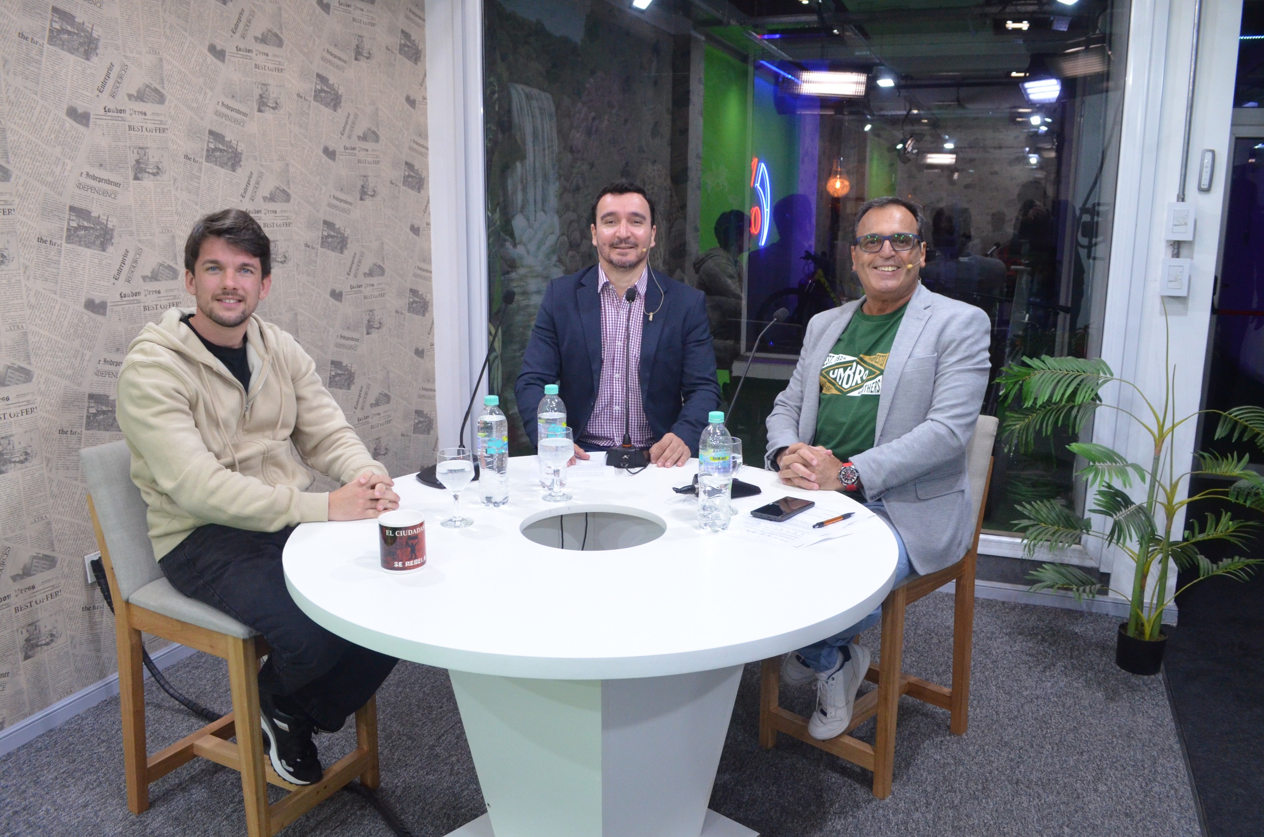 "Las economías regionales motorizan una provincia" dijo Romero Spinelli pero observó que la desregulación perjudicó al productor 5 "Las economías regionales motorizan una provincia" dijo Romero Spinelli pero observó que la desregulación perjudicó al productor imagen-4