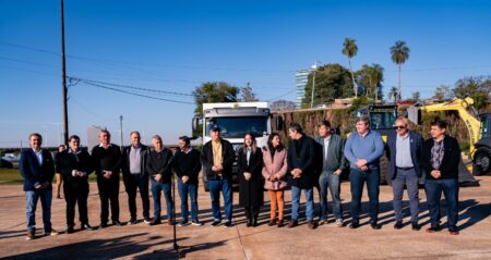 Passalacqua entregó maquinaria vial a ocho municipios para impulsar el desarrollo productivo y urbano Passalacqua entregó maquinaria vial a ocho municipios para impulsar el desarrollo productivo y urbano imagen-2