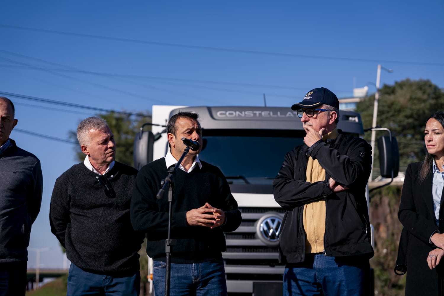 Passalacqua entregó maquinaria vial a ocho municipios para impulsar el desarrollo productivo y urbano 3 Passalacqua entregó maquinaria vial a ocho municipios para impulsar el desarrollo productivo y urbano imagen-2