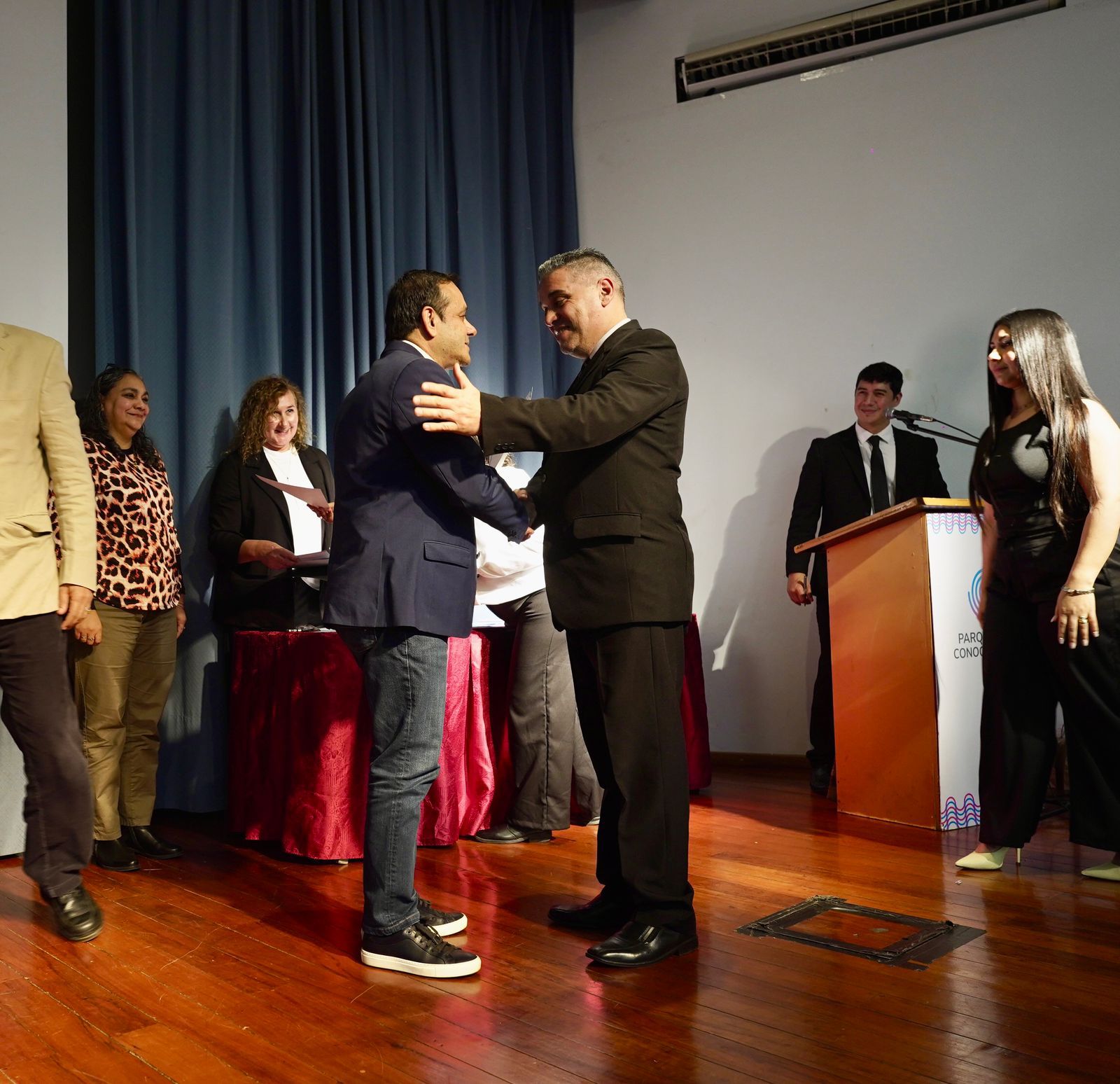 “Cuidar y proteger la vida de una persona no tiene precio”, dijo Herrera Ahuad al destacar el valor de los residentes en salud pública imagen-4