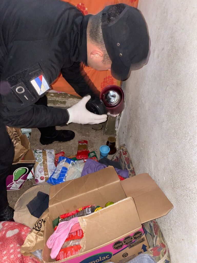 Frustran posible intento de fuga en la comisaría de Puerto Esperanza: hallaron un boquete en el calabozo imagen-22