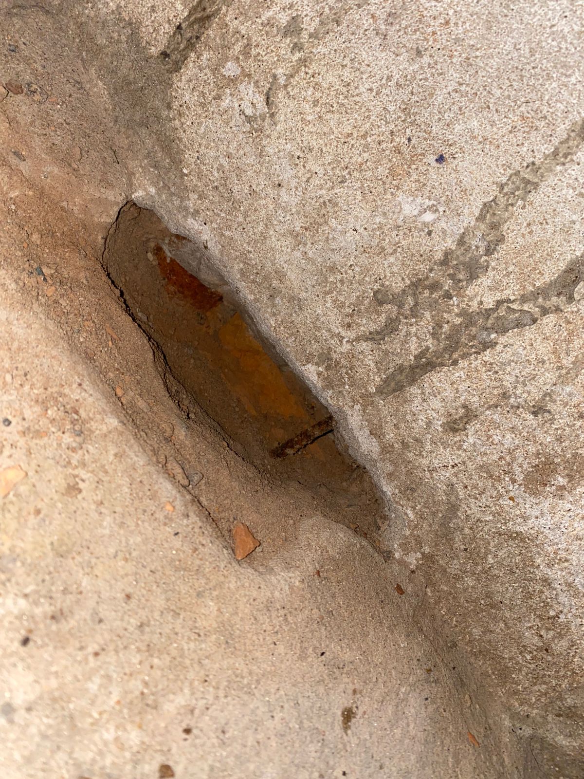 Frustran posible intento de fuga en la comisaría de Puerto Esperanza: hallaron un boquete en el calabozo 7 Frustran posible intento de fuga en la comisaría de Puerto Esperanza: hallaron un boquete en el calabozo imagen-6