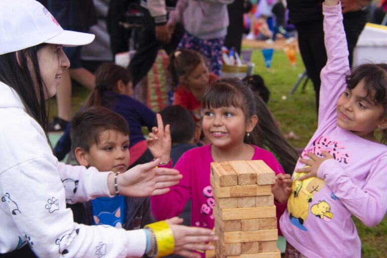 El Mes de las Infancias se celebró con juegos y conciencia ambiental en el barrio San Isidro El Mes de las Infancias se celebró con juegos y conciencia ambiental en el barrio San Isidro imagen-37
