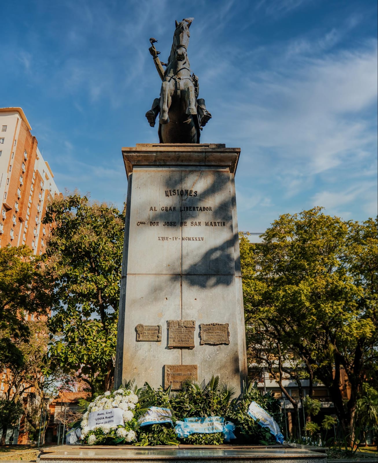 San Martín, "es un ejemplo que tenemos a seguir": Posadas conmemoró el 175º aniversario del paso a la inmortalidad del Padre de la Patria 3 San Martín, "es un ejemplo que tenemos a seguir": Posadas conmemoró el 175º aniversario del paso a la inmortalidad del Padre de la Patria imagen-2