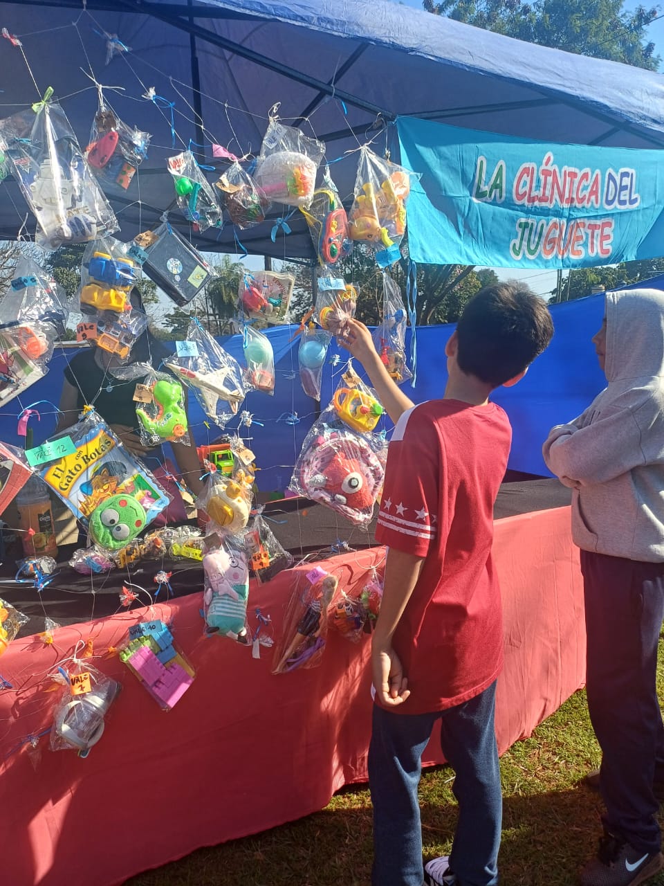 Con la colaboración de la Clínica del Juguete, más de 600 niños del barrio Mini City festejaron su día 5 Con la colaboración de la Clínica del Juguete, más de 600 niños del barrio Mini City festejaron su día imagen-4