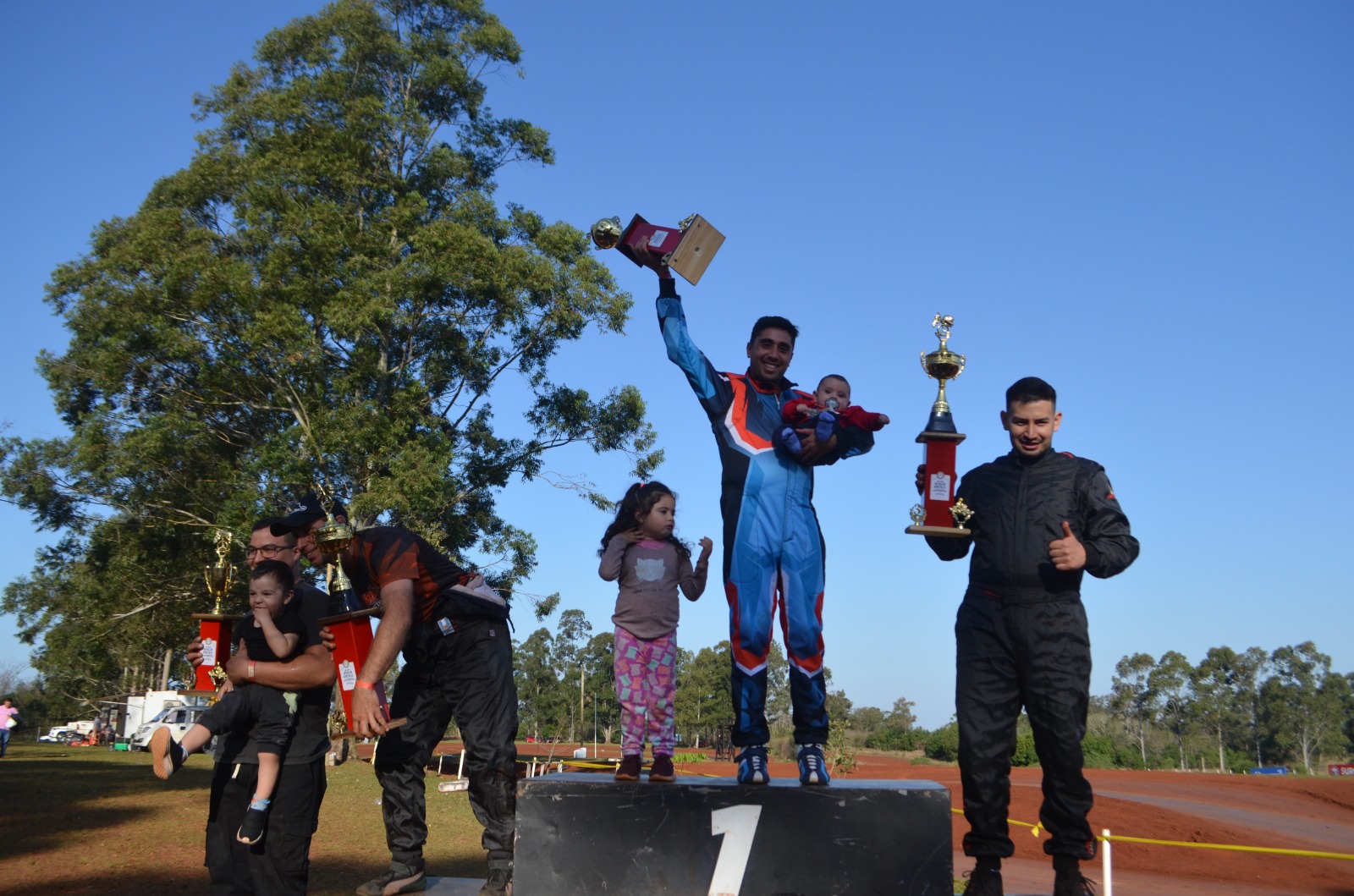 Karting terrado: la quinta fecha dejó buen espectáculo y campeonatos que comienzan a tener dueños Karting terrado: la quinta fecha dejó buen espectáculo y campeonatos que comienzan a tener dueños imagen-1
