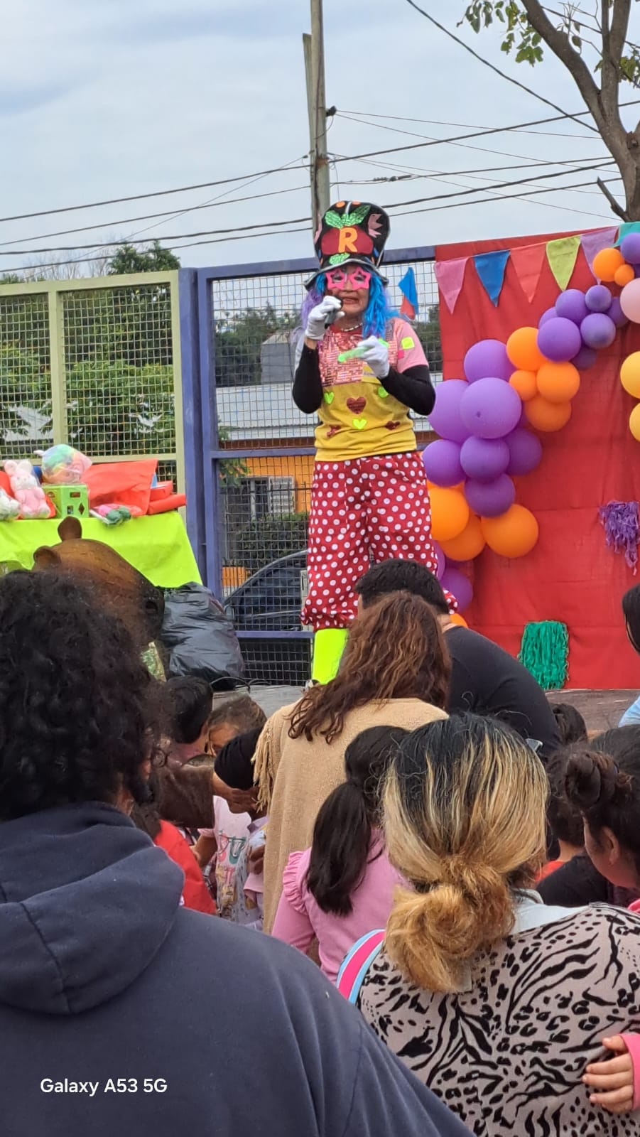 Vecinos de Itaembé Miní celebraron el Día del Niño con actividades, regalos y alimentos preparados por internos del servicio penitenciario 5 Vecinos de Itaembé Miní celebraron el Día del Niño con actividades, regalos y alimentos preparados por internos del servicio penitenciario imagen-4