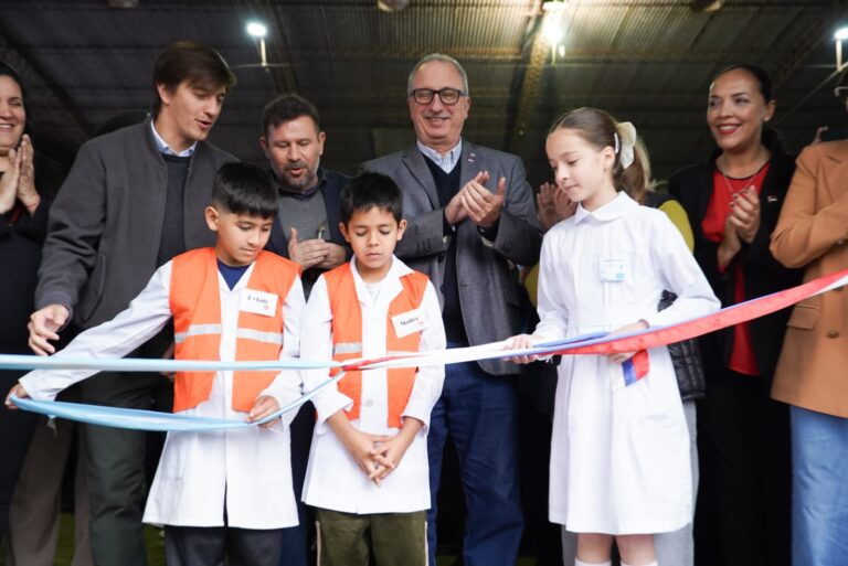 Apóstoles: “Aprender haciendo es la mejor manera de aprender”, afirmó Passalacqua en la Feria Provincial de Ciencias Apóstoles: “Aprender haciendo es la mejor manera de aprender”, afirmó Passalacqua en la Feria Provincial de Ciencias imagen-28