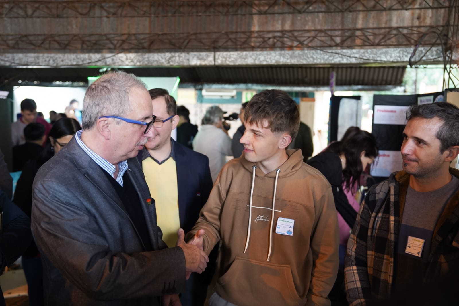 Apóstoles: “Aprender haciendo es la mejor manera de aprender”, afirmó Passalacqua en la Feria Provincial de Ciencias 11 Apóstoles: “Aprender haciendo es la mejor manera de aprender”, afirmó Passalacqua en la Feria Provincial de Ciencias imagen-10