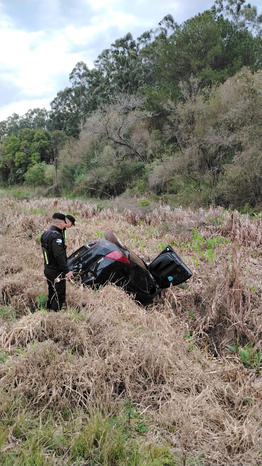 Santo Pipó: despiste vehicular en la ruta 12 dejó dos personas lesionadas 7 Santo Pipó: despiste vehicular en la ruta 12 dejó dos personas lesionadas imagen-6