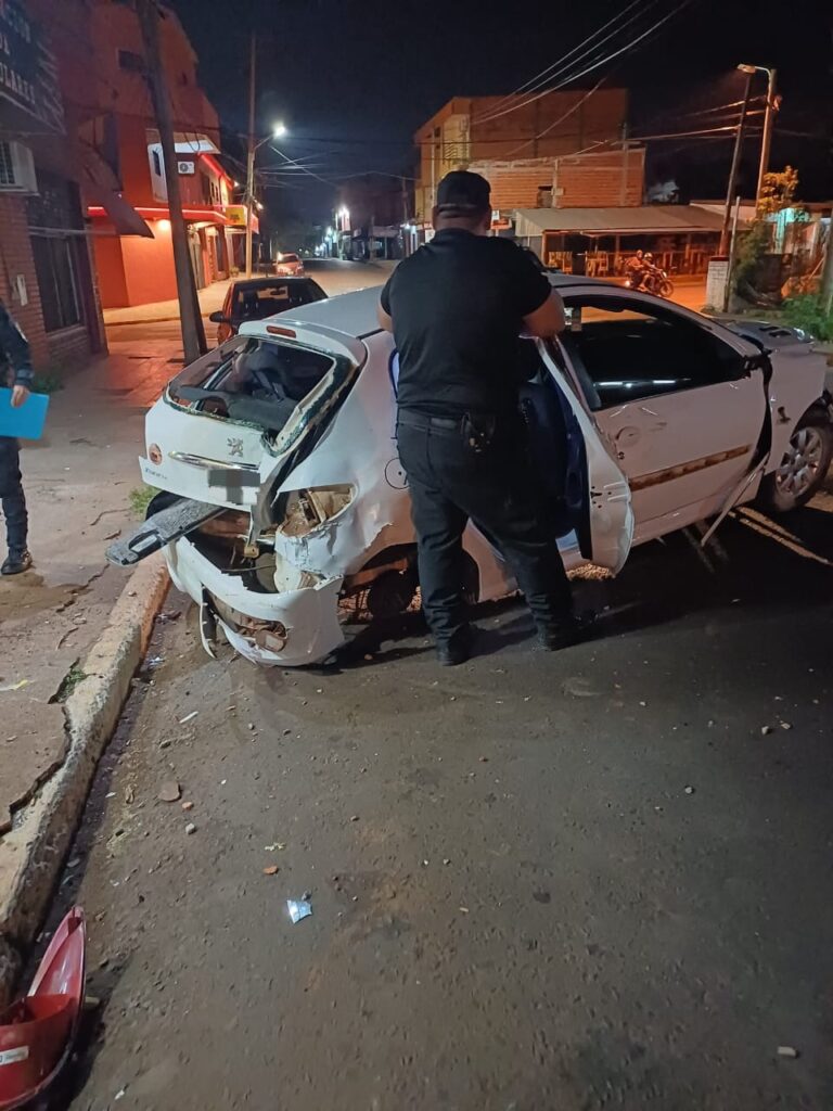 Choque de vehículos en Puerto Iguazú dejó una persona lesionada Choque de vehículos en Puerto Iguazú dejó una persona lesionada imagen-48