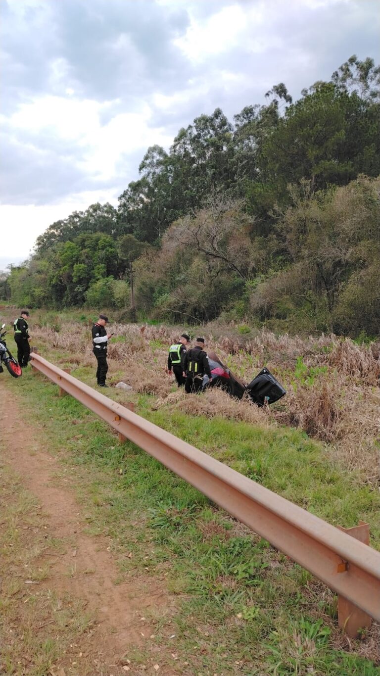 Santo Pipó: despiste vehicular en la ruta 12 dejó dos personas lesionadas Santo Pipó: despiste vehicular en la ruta 12 dejó dos personas lesionadas imagen-43