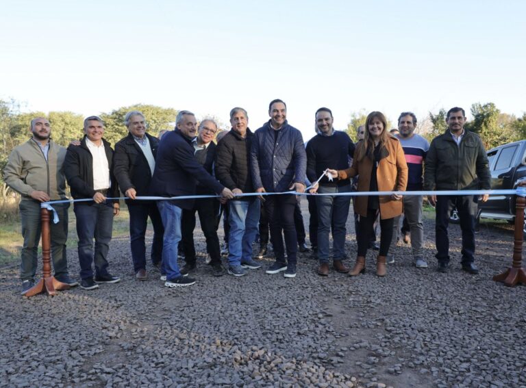 Nueva obra vial en Corrientes: gobernador Valdés inaugura cuatro kilómetros de la Ruta Provincial N°59 en Esquina Nueva obra vial en Corrientes: gobernador Valdés inaugura cuatro kilómetros de la Ruta Provincial N°59 en Esquina imagen-48