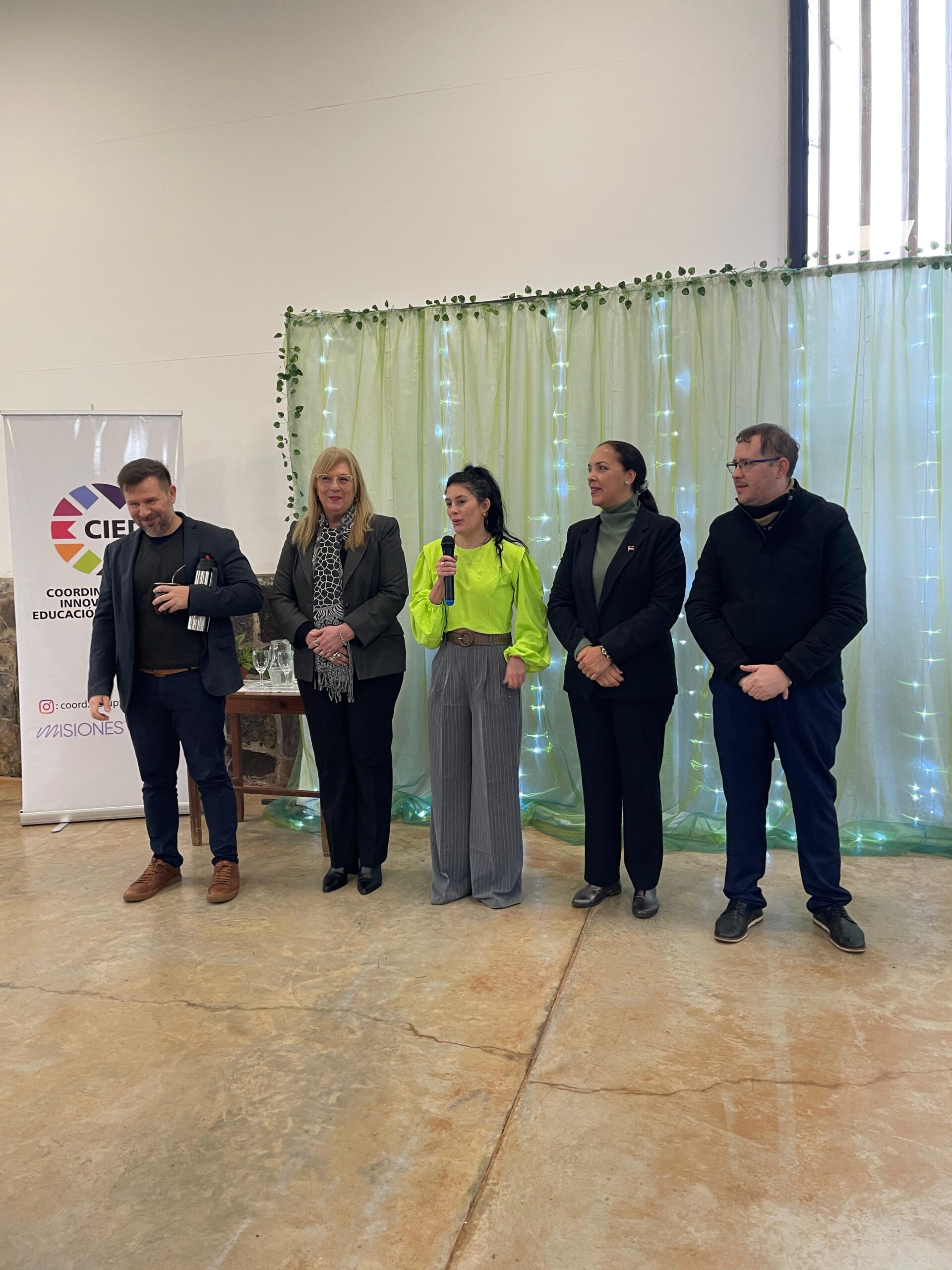 Misiones presentó el compendio “Aulas Vivas”: una política pedagógica para transformar la escuela desde el aula y el patio imagen-4