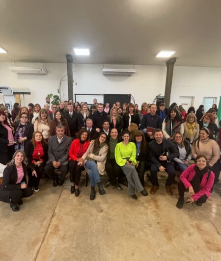 Misiones presentó el compendio “Aulas Vivas”: una política pedagógica para transformar la escuela desde el aula y el patio imagen-7