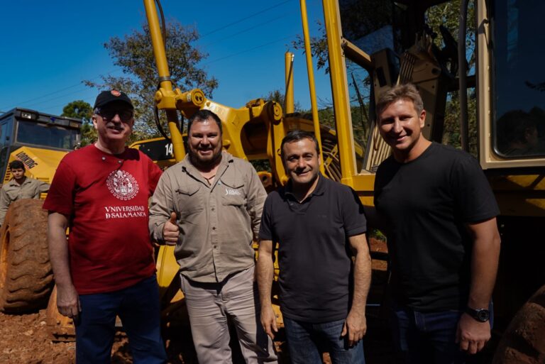 «Estamos para garantizarle la infraestructura al que quiere trabajar», dijo Passalacqua al supervisar mejoras en conectividad vial "Estamos para garantizarle la infraestructura al que quiere trabajar", dijo Passalacqua al supervisar mejoras en conectividad vial imagen-27