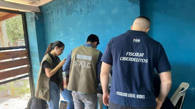 Detienen en Posadas a estudiante de Psicología en un operativo impulsado por la Fiscalía de Ciberdelitos por tráfico de material de abuso sexual infantil Detienen en Posadas a estudiante de Psicología en un operativo impulsado por la Fiscalía de Ciberdelitos por tráfico de material de abuso sexual infantil imagen-45