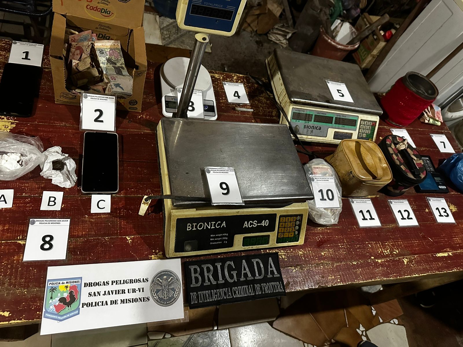 Una mujer regenteaba un punto de venta de drogas en San Javier: secuestraron cocaína, marihuana y casi $2 millones de pesos 7 Una mujer regenteaba un punto de venta de drogas en San Javier: secuestraron cocaína, marihuana y casi $2 millones de pesos imagen-6