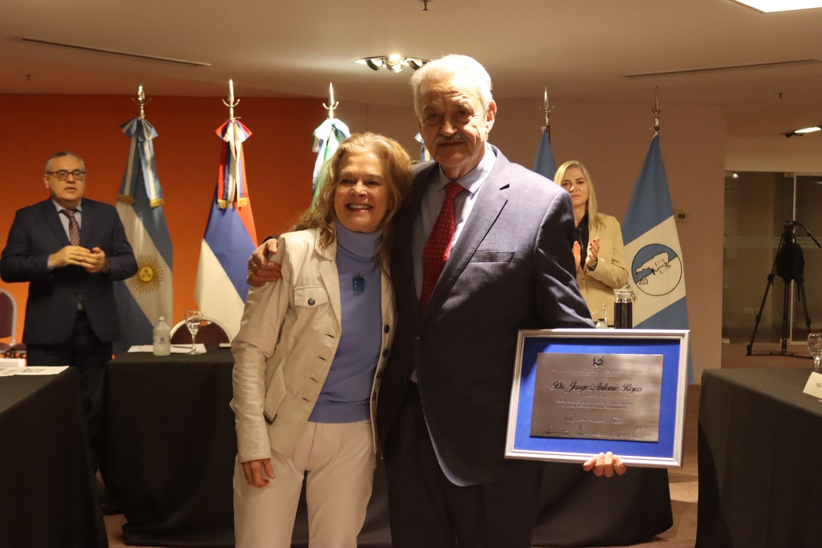 El Poder Judicial de Misiones brindó un reconocimiento al ex ministro del STJ Jorge Rojas por sus 34 años de trayectoria 3 El Poder Judicial de Misiones brindó un reconocimiento al ex ministro del STJ Jorge Rojas por sus 34 años de trayectoria imagen-2