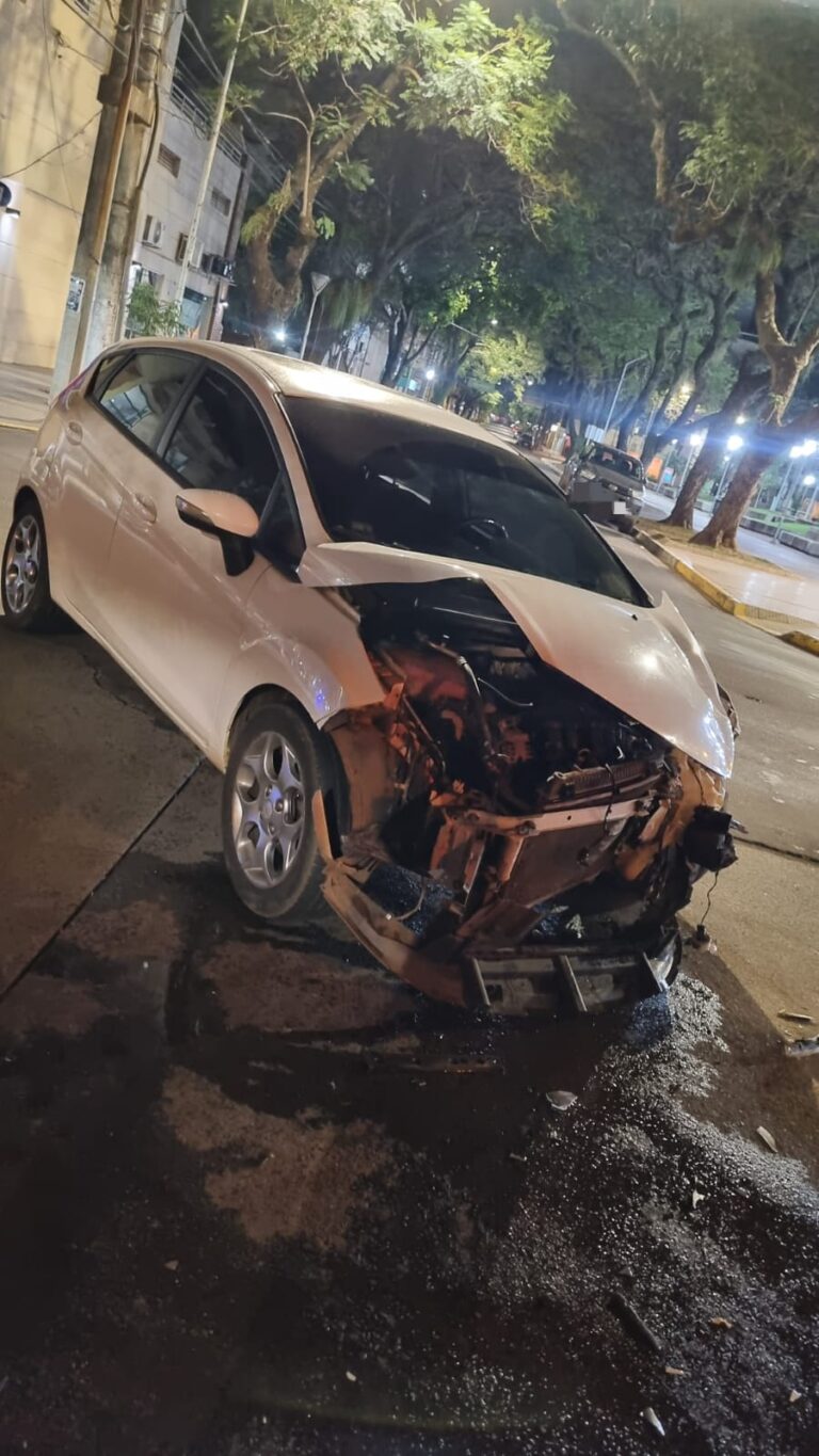 Detuvieron a una mujer tras un choque y un intento de fuga en el centro de Posadas Detuvieron a una mujer tras un choque y un intento de fuga en el centro de Posadas imagen-4