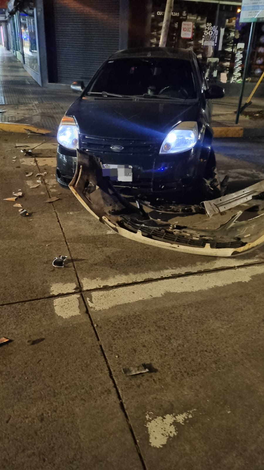 Detuvieron a una mujer tras un choque y un intento de fuga en el centro de Posadas 3 Detuvieron a una mujer tras un choque y un intento de fuga en el centro de Posadas imagen-2