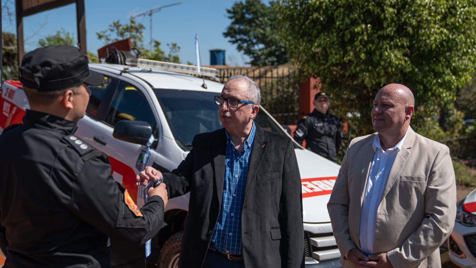 “Si hay un error que jamás vamos a cometer es estar lejos de la gente”, dijo Passalacqua al inaugurar el Cuartel de Bomberos de la nueva división de Panambí 5 “Si hay un error que jamás vamos a cometer es estar lejos de la gente”, dijo Passalacqua al inaugurar el Cuartel de Bomberos de la nueva división de Panambí imagen-4