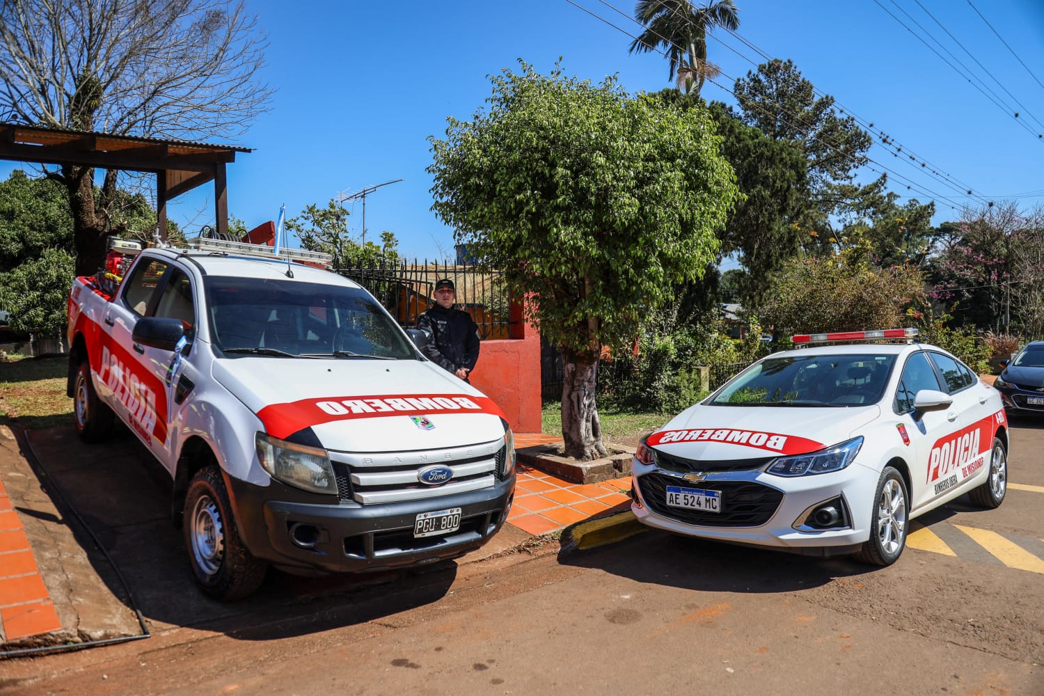 “Si hay un error que jamás vamos a cometer es estar lejos de la gente”, dijo Passalacqua al inaugurar el Cuartel de Bomberos de la nueva división de Panambí 21 “Si hay un error que jamás vamos a cometer es estar lejos de la gente”, dijo Passalacqua al inaugurar el Cuartel de Bomberos de la nueva división de Panambí imagen-20