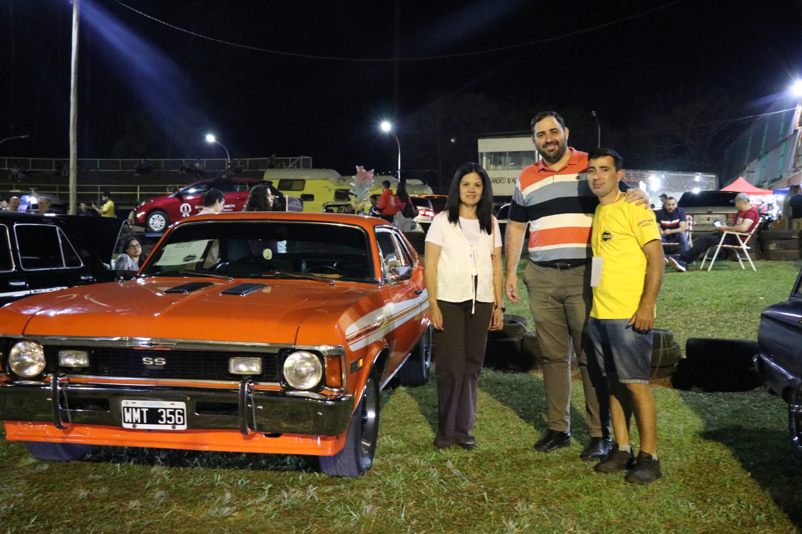 Alem vive el Encuentro de Autos Clásicos, Modificados y Bajos imagen-2