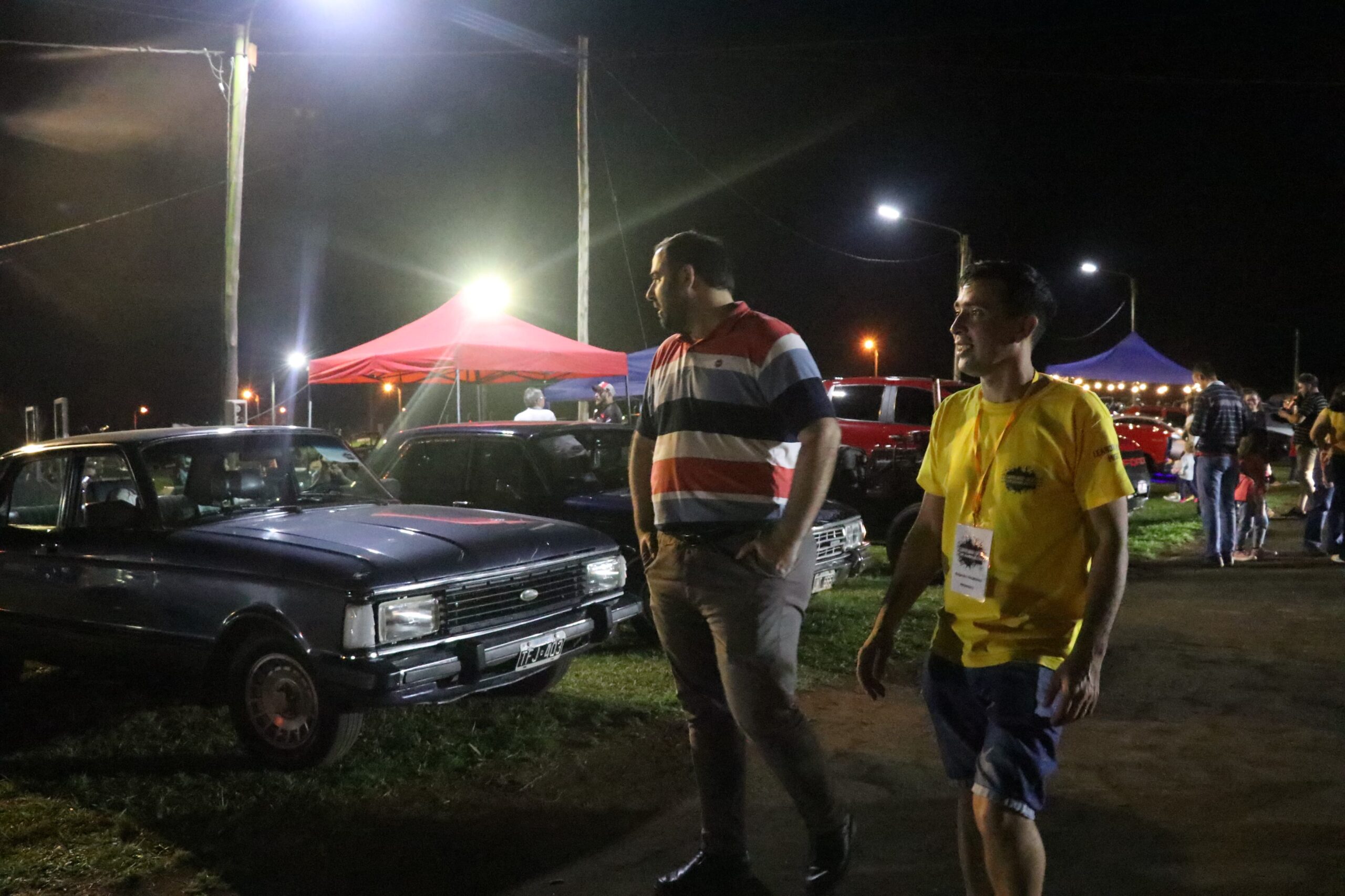 Alem vive el Encuentro de Autos Clásicos, Modificados y Bajos imagen-4