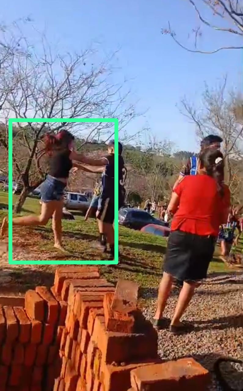 "Fair Play": Chicas detenidas tras enfrentarse durante un partido de fútbol en Campo Ramón 3 "Fair Play": Chicas detenidas tras enfrentarse durante un partido de fútbol en Campo Ramón imagen-2