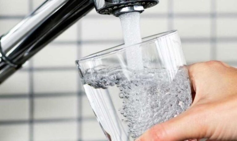 Tras reparación de ducto, se normalizó el servicio de agua potable en Garupá y zona sur de Posadas Tras reparación de ducto, se normalizó el servicio de agua potable en Garupá y zona sur de Posadas imagen-21