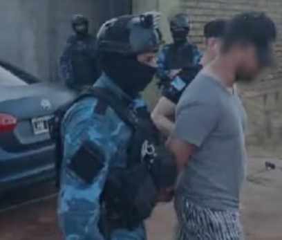 Oberá: detuvieron a un hombre que amenazó a una familia con un arma de fuego por una deuda Oberá: detuvieron a un hombre que amenazó a una familia con un arma de fuego por una deuda imagen-1