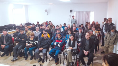 Apicultura misionera en expansión: productores de Oberá y la región trabajan en formalización y mejoras en la producción imagen-4