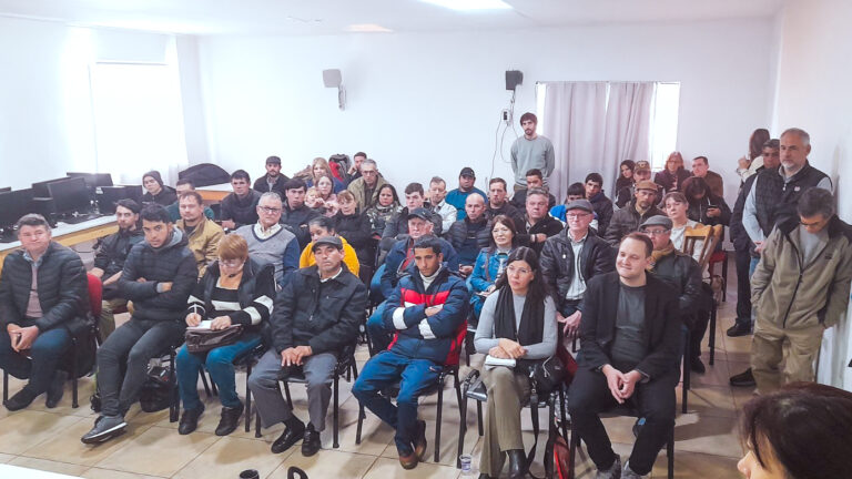 Apicultura misionera en expansión: productores de Oberá y la región trabajan en formalización y mejoras en la producción Apicultura misionera en expansión: productores de Oberá y la región trabajan en formalización y mejoras en la producción imagen-33