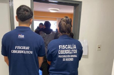 Megaoperativo internacional por MASI: “Nos encontramos con una gran cantidad de información”, dijo el fiscal Espeche imagen-3