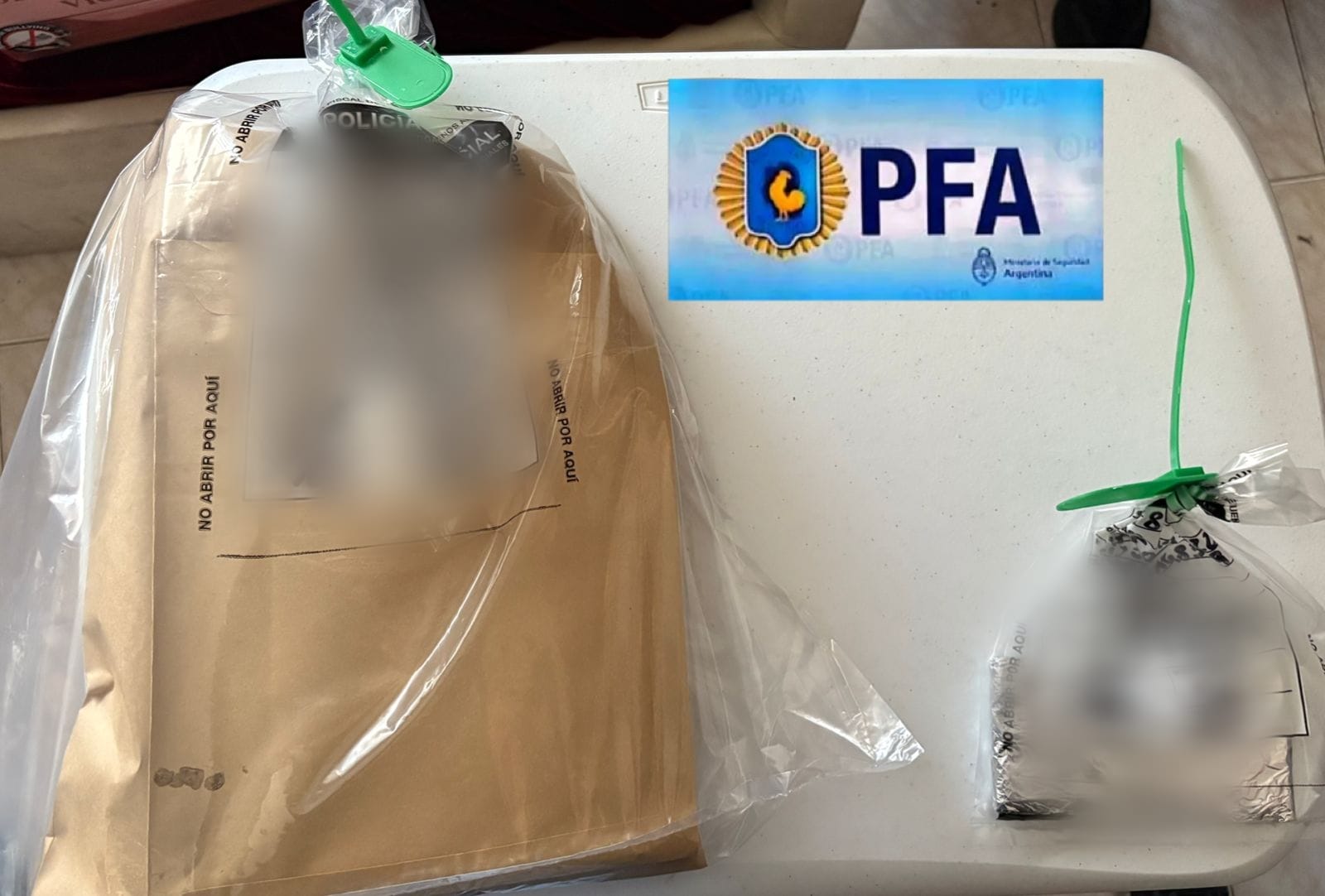 "Operación Aliados por la Infancia V": 52 allanamientos en 13 provincias, que arrojaron 10 detenciones y el secuestro de 393 dispositivos electrónicos 9 "Operación Aliados por la Infancia V": 52 allanamientos en 13 provincias, que arrojaron 10 detenciones y el secuestro de 393 dispositivos electrónicos imagen-8