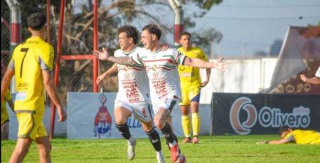 Fútbol: Crucero volvió a perder y sufre por el descenso imagen-2