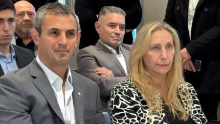 Coimasgate: el 62% de los argentinos considera improvisada la respuesta del gobierno y un 65% pide la renuncia de Karina Milei y Martin Menem imagen-3