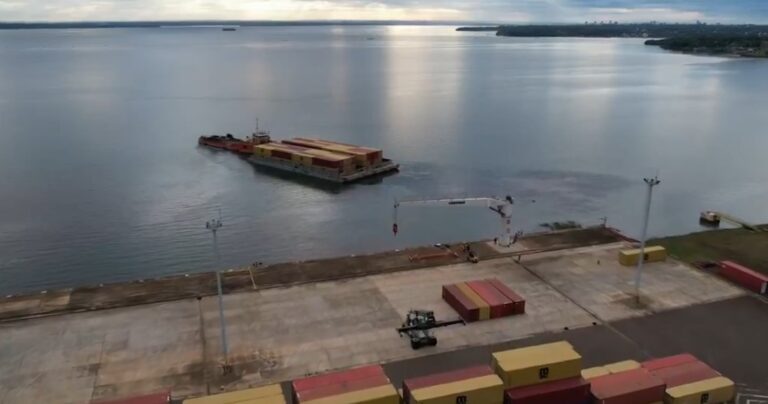La reactivación del Puerto de Posadas "ya es un hecho con impacto regional", destacan en reunión de autoridades con gremio portuario imagen-31
