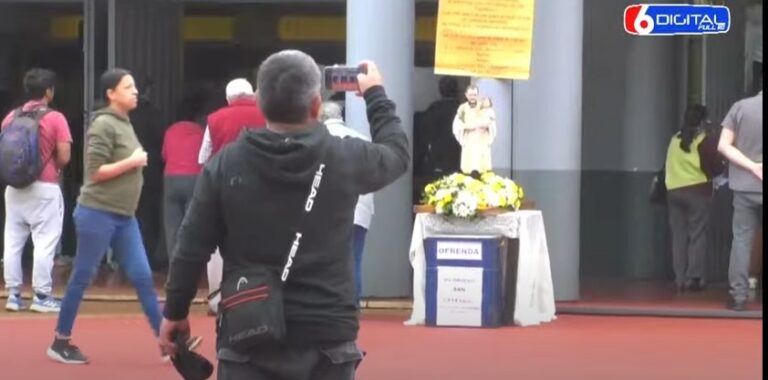 Masiva afluencia de fieles a San Cayetano: "Las cosas no solamente se transforman con la crítica sino con la fe y el amor", observan imagen-6