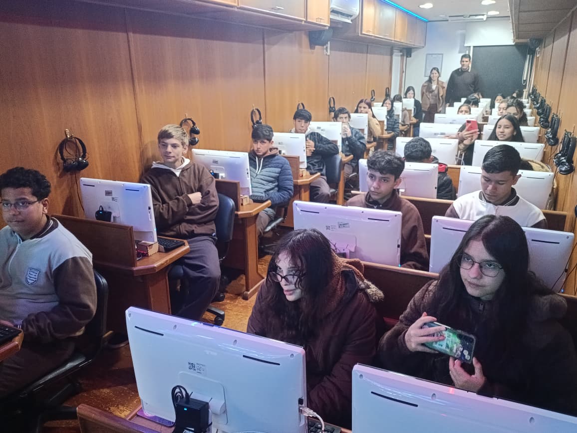 La jornada que combinó educación, política y diversión para estos jóvenes misioneros 9 La jornada que combinó educación, política y diversión para estos jóvenes misioneros imagen-8
