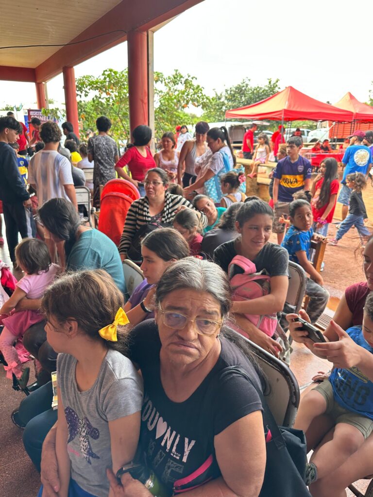 Vecinos del barrio El Porvenir II recibieron atención médica, asesoramiento jurídico y acceso a programas sociales durante la jornada del P.A.S. Vecinos del barrio El Porvenir II recibieron atención médica, asesoramiento jurídico y acceso a programas sociales durante la jornada del P.A.S. imagen-25