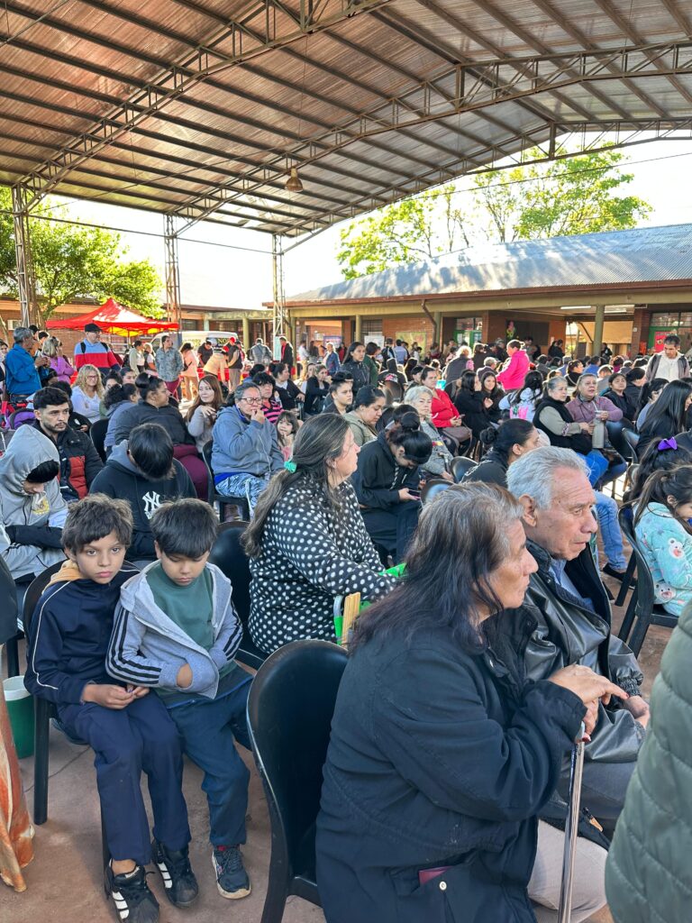 Operativo Integral del P.A.S. brindó servicios en el barrio A-4 de Posadas imagen-12